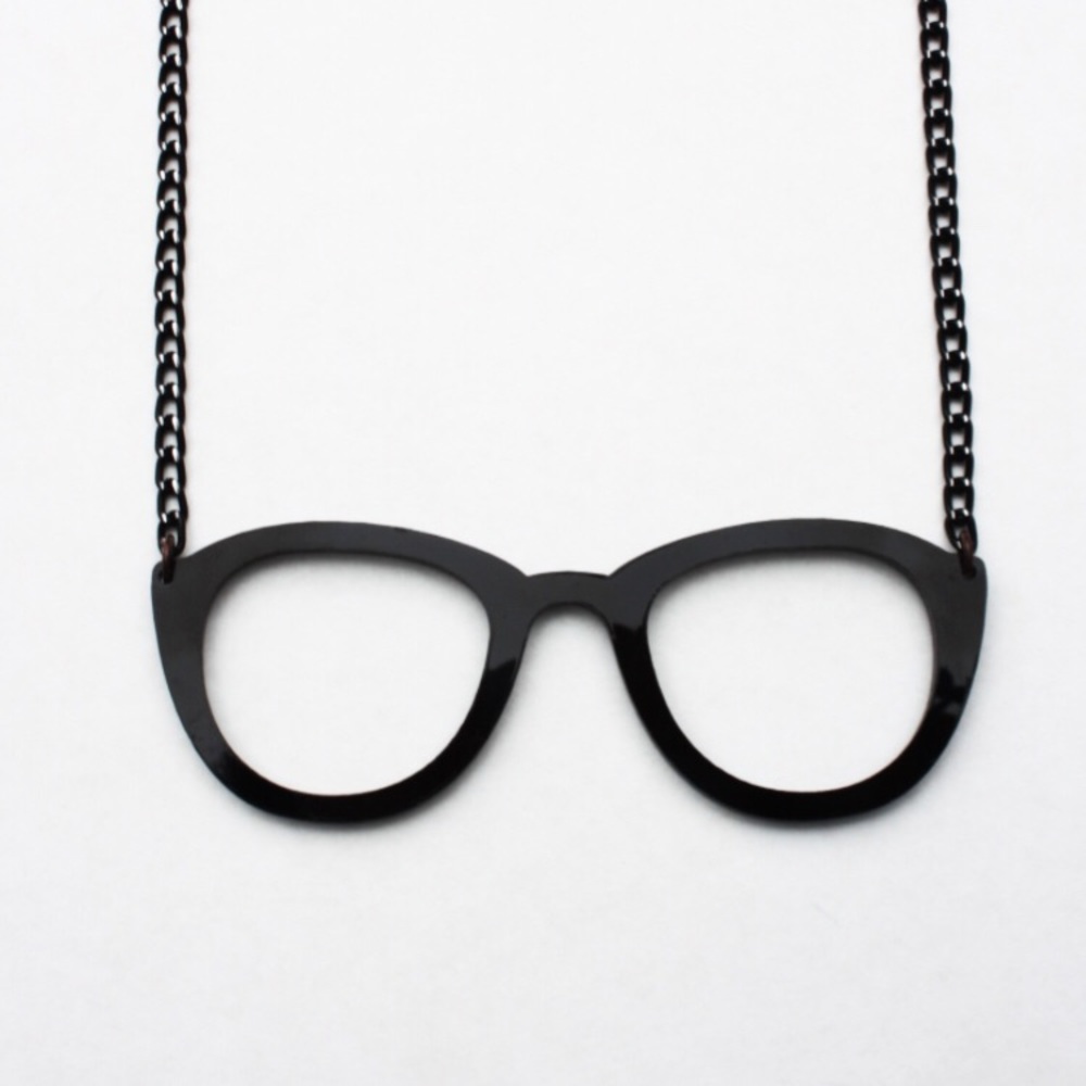 GLASSES NECKLACE